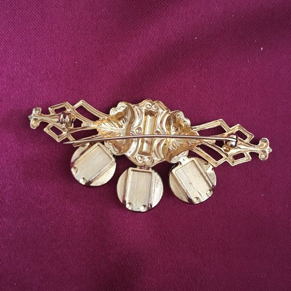 Fashion Faux Pearl Brooch - Picture 2 of 2